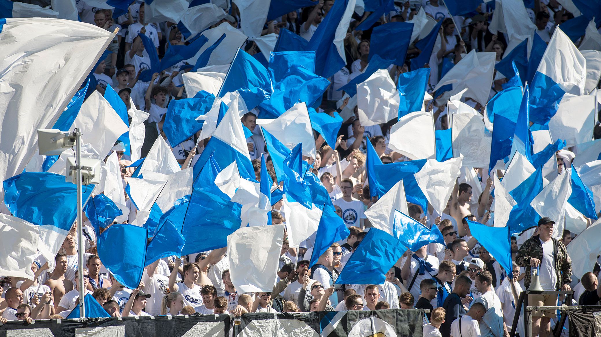 FCK-fans med flag