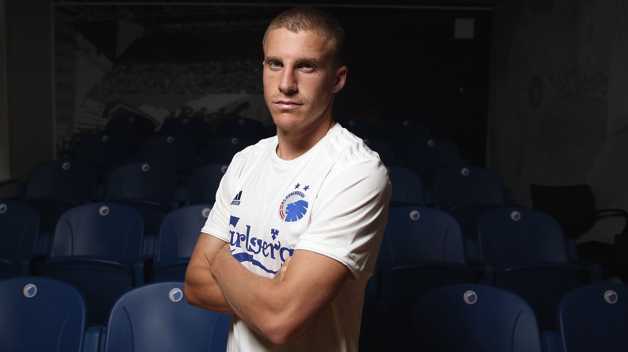 Pep Biel posa con la camiseta del Cppenhague (Foto: FCK).