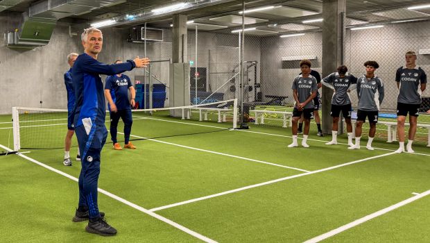 U19-cheftræner Morten Bisgaard byder velkommen til den nye sæson