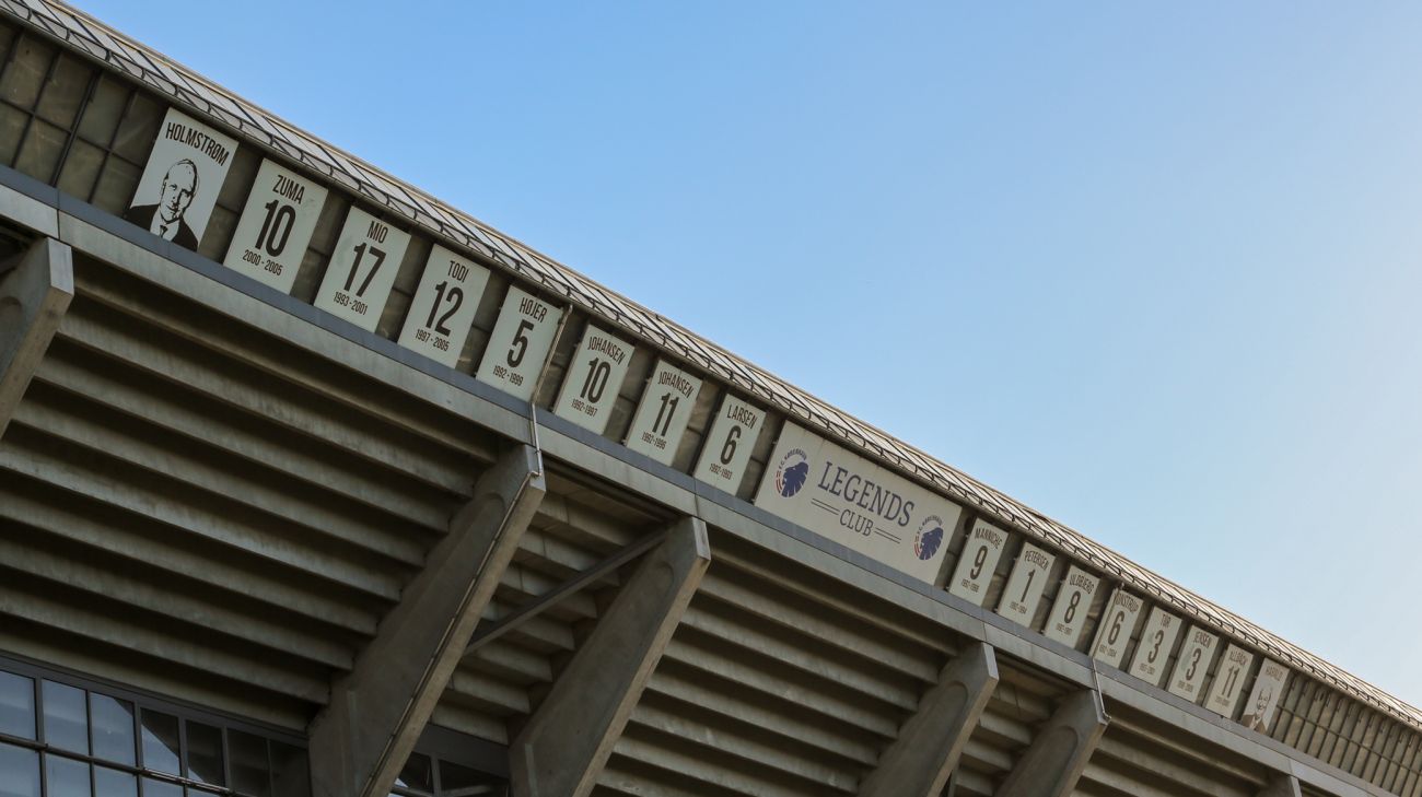 Legends Club på Carlsberg-tribunens facade mod Øster Alle