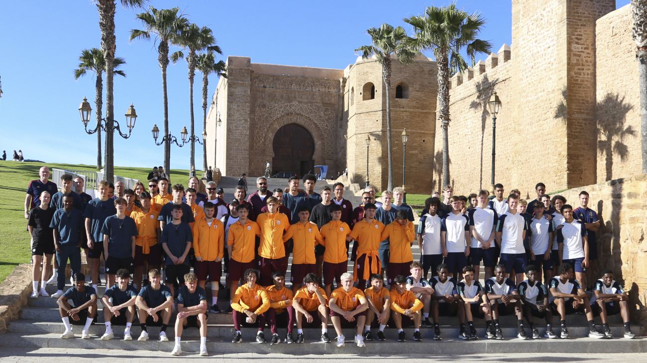 Fælles holdfoto med Galatasaray og Ajax