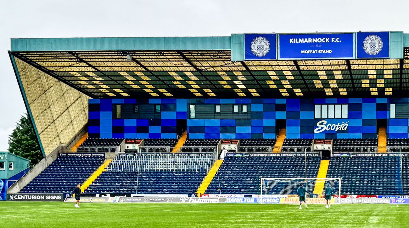 Moffat Stand på Rugby Park med en Safe Standing sektion